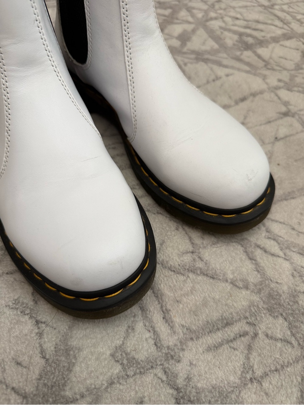 Dr. Martens 2976 White Chelsea Boots Smooth Leather Yellow Stitch Size 11 - Picture 5 of 13